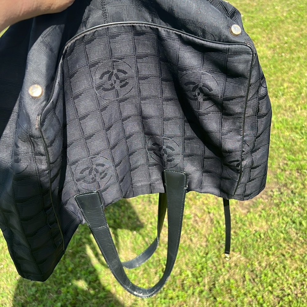 Chanel travel line tote MM Bag - Picture 11 of 14